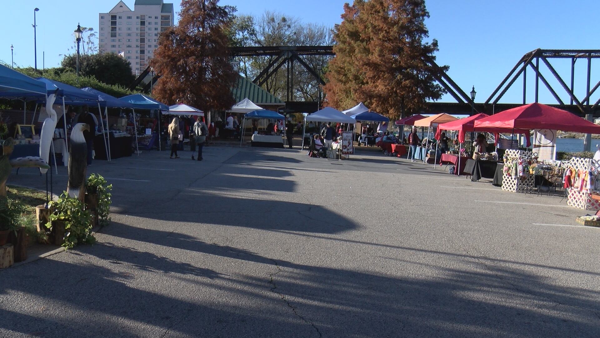 Holiday Market Returns to 5th Street Marina in Augusta