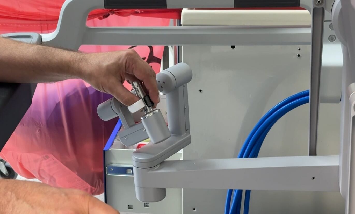 Doctors are using a new single armed robot to boost cancer cures while having less surgical...
