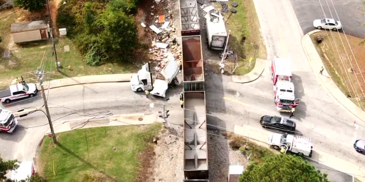 ‘Boom! Blew up right there’: Train slams into semi in Grovetown ‘Boom! Blew up right there’: Train slams into semi in Grovetown
