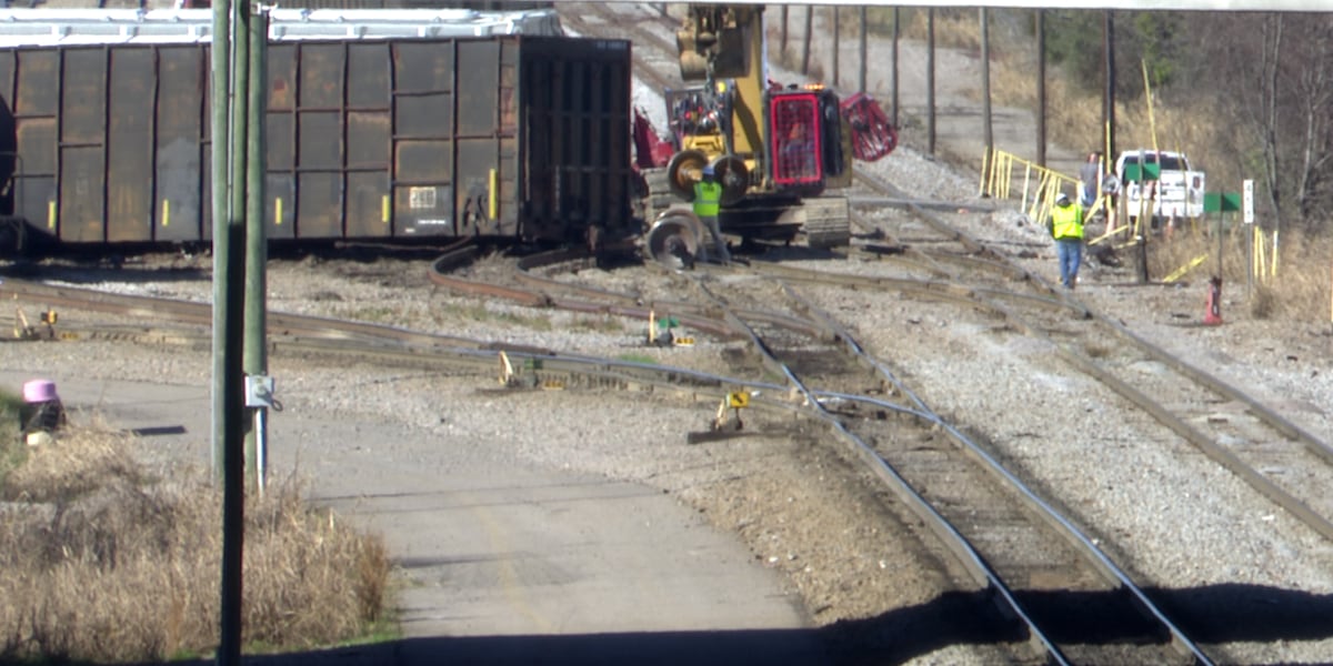 Ossoff seeks answers from CSX, which has seen derailments in Augusta Ossoff seeks answers from CSX, which has seen derailments in Augusta