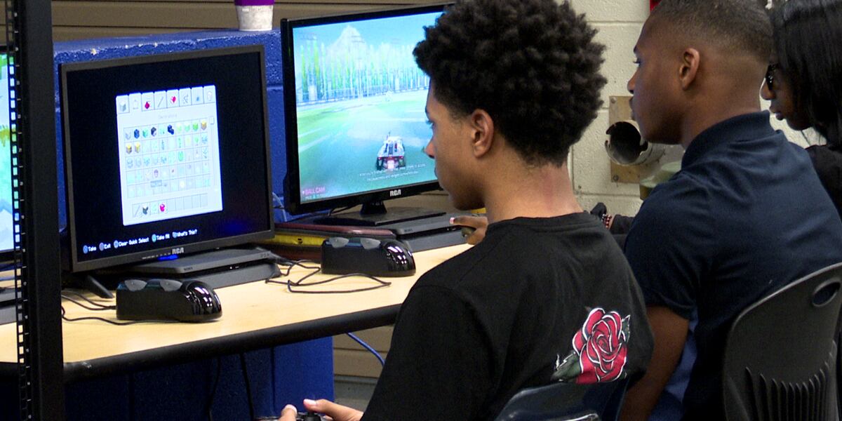 Augusta school allows students to play games in the classroom