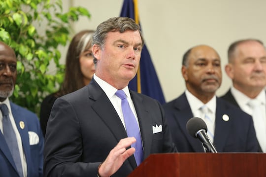 South Carolina U.S. attorney exits; prisons chief might be in line