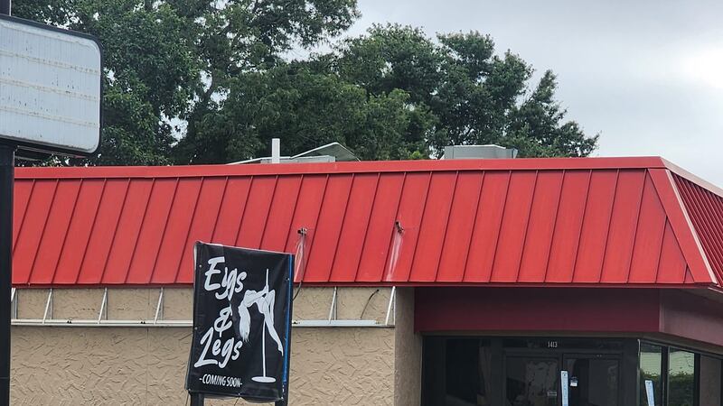 People driving by the old Hardee’s on Charleston Highway got quite the surprise Wednesday...