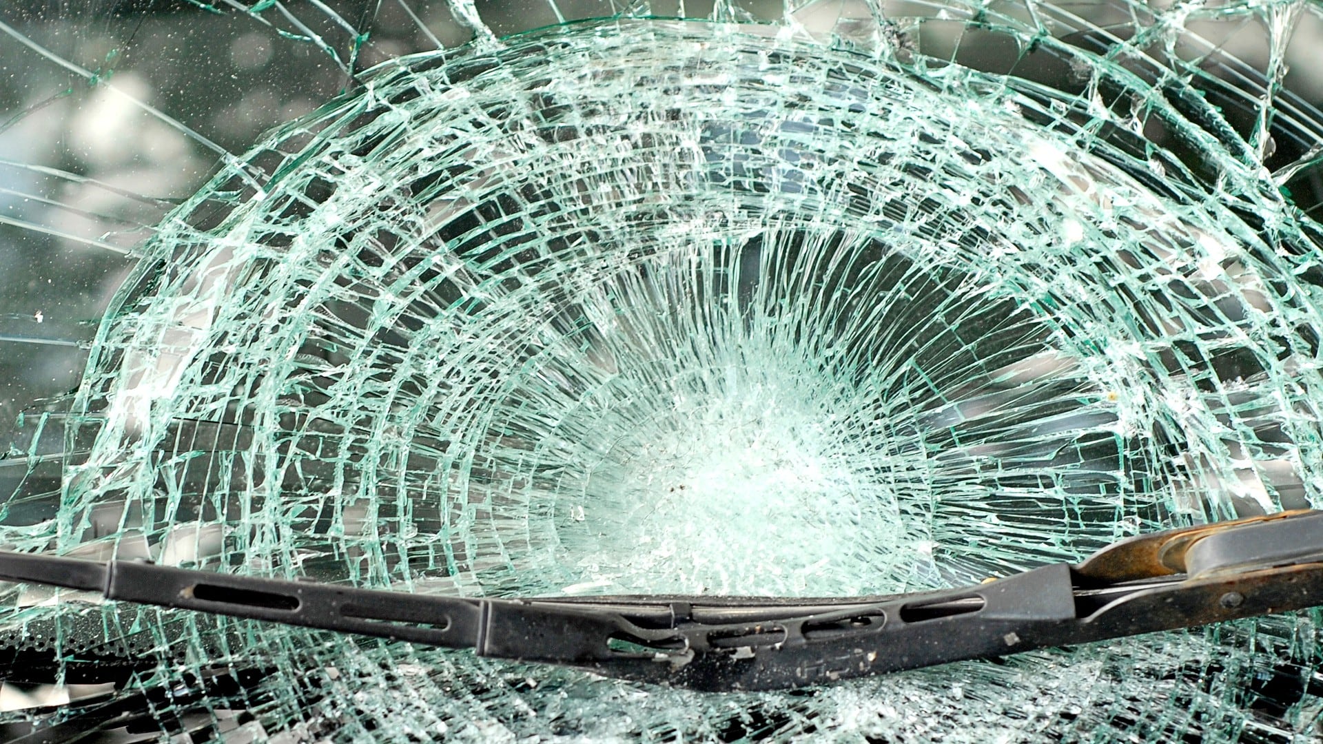 Coroner identifies victim of deadly crash in Saluda County