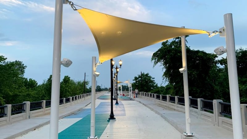 Fifth Street pedestrian bridge