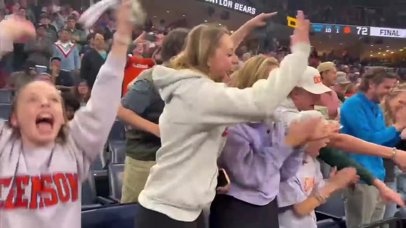 Clemson advances to Sweet 16, beats Baylor 72-64