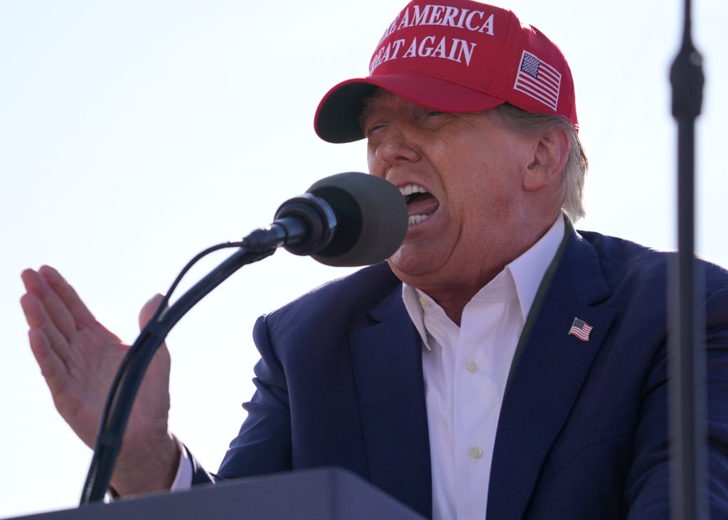 La retórica migratoria de Trump se gana a algunos demócratas, una posible preocupación para Biden