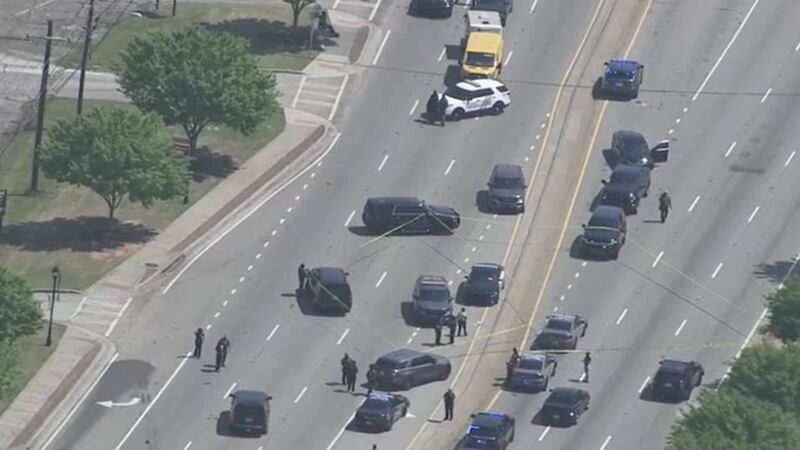 Officers shot in Fulton County