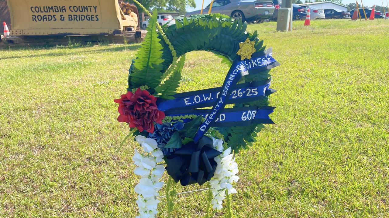 Wreath for slain Columbia County deputy