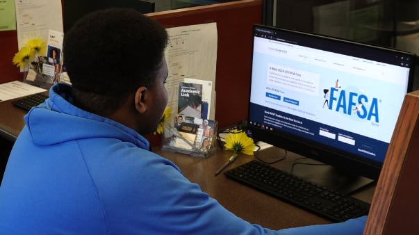 Students experience FAFSA difficulties