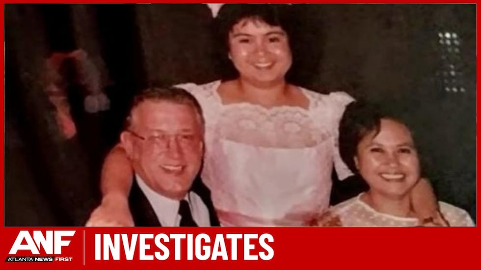 Alma Bowman, center, with her father, an American citizen, and her mother.
