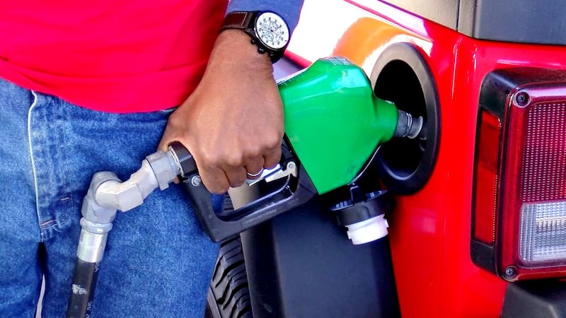 6 days until Christmas, Ga., S.C. drivers see under $3 pump prices