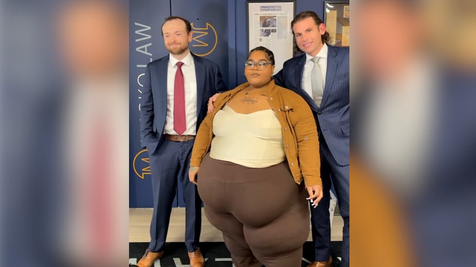 489-pound rapper suing Lyft after driver denies her ride