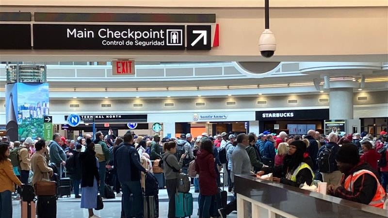 Lines at Hartsfield-Jackson Atlanta International Airport ahead of a winter storm.