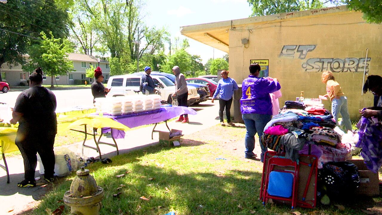 Free clothing and food giveaway in East Boundary