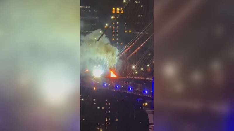 A fire broke out on the Brooklyn Bridge in New York during the city’s July Fourth fireworks...